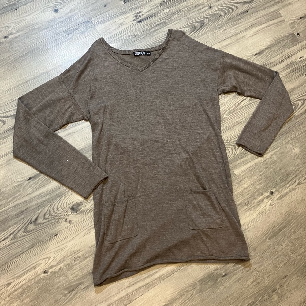 Thin Long Brown Sweater w Pockets